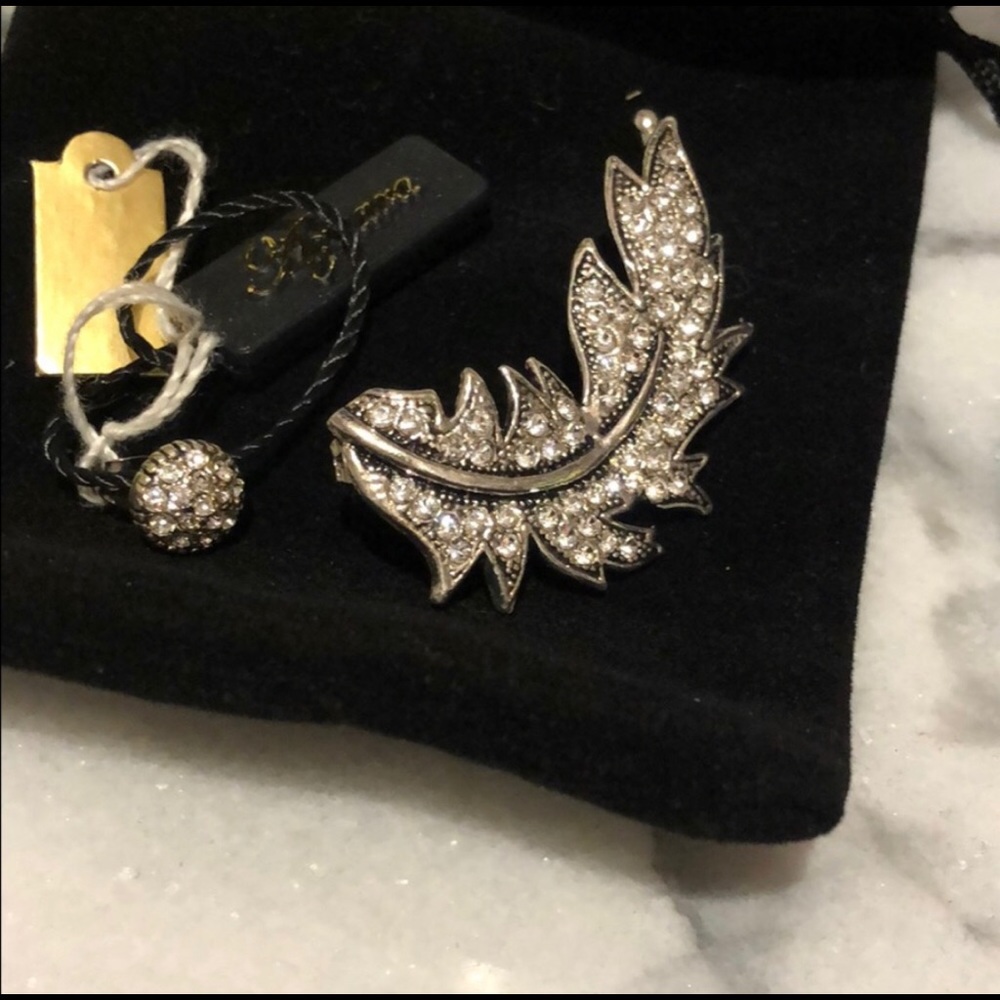 Azaara's Celebrity Crystal Feather Ear Crawler/Cuf